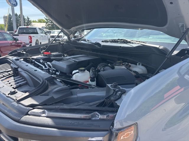 Used 2024 Gray Chevrolet ZR2 image 32