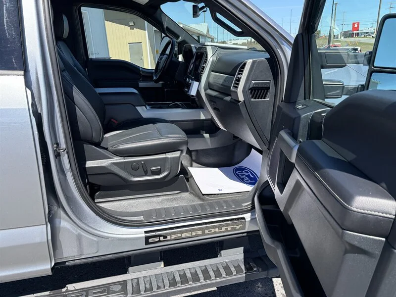 Used 2022 Grey Ford Super Duty Lariat image 5