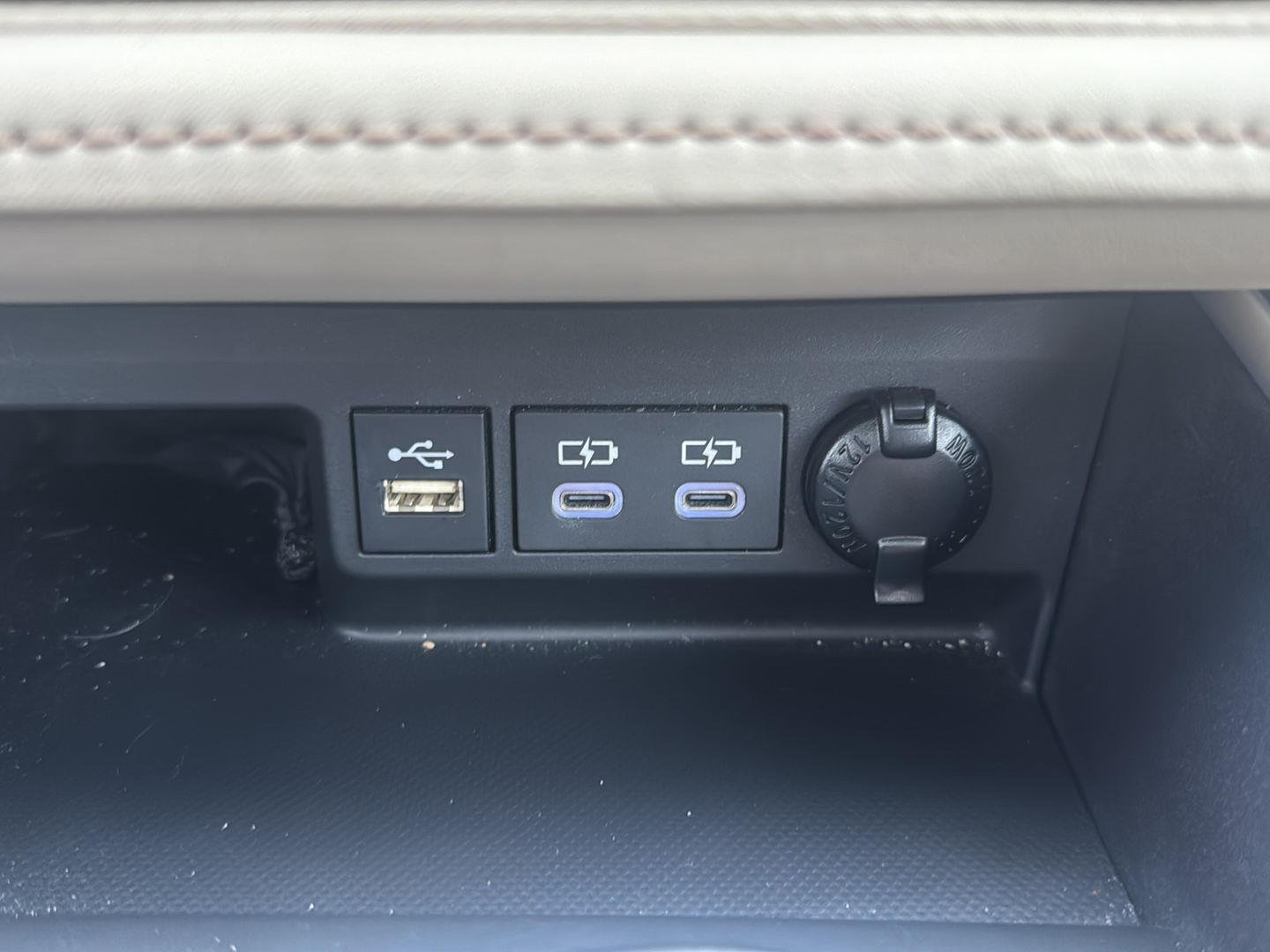Used 2024 Wind Chill Pearl Toyota XLE image 21