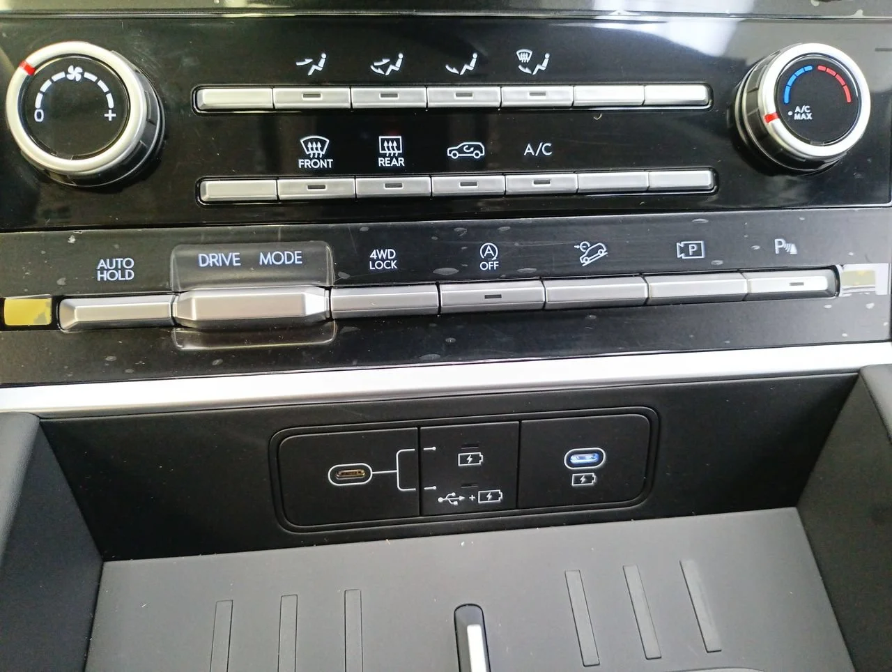 New 2026 Hampton Gray Hyundai SE image 25