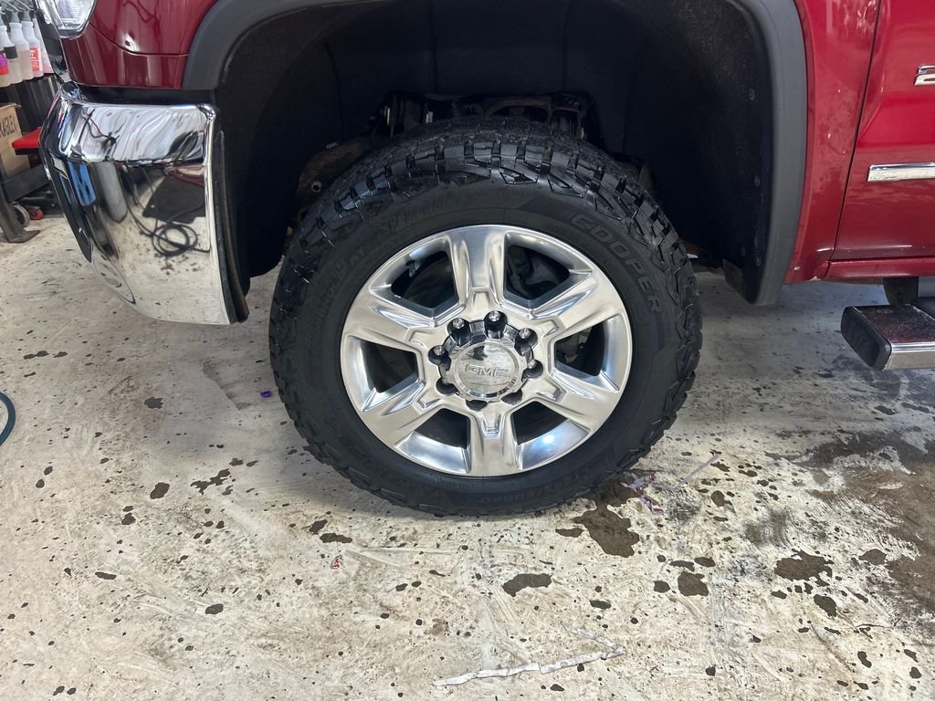 Used 2019 Red GMC SLT image 11