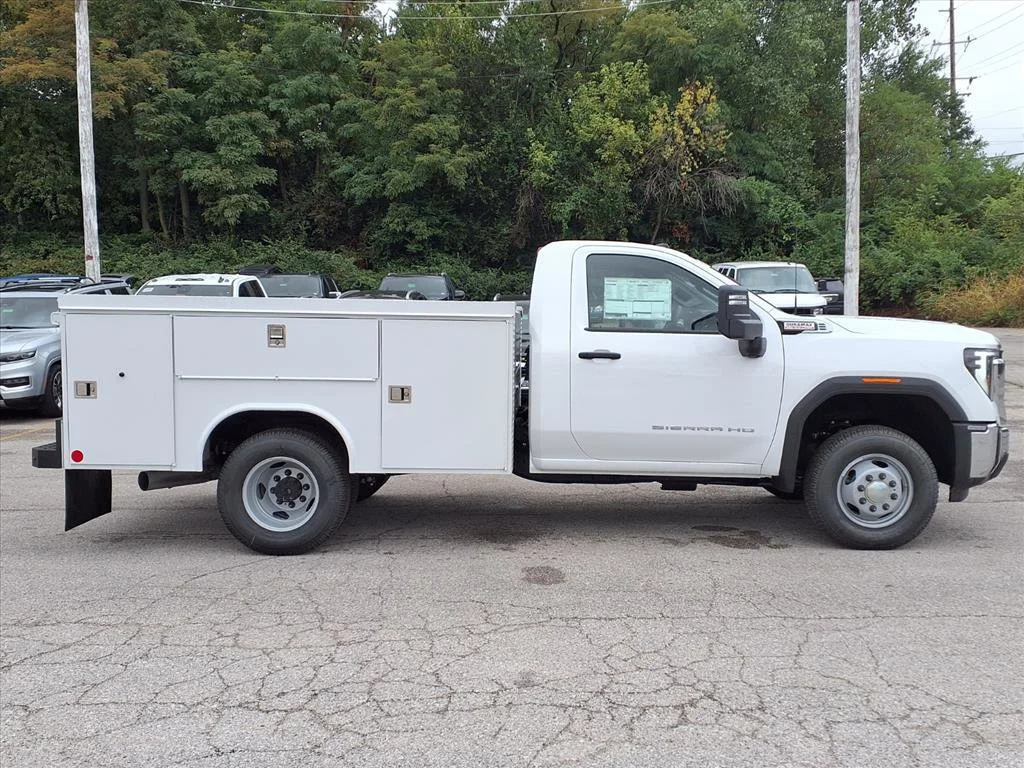 2025 GMC Sierra 3500HD Pro - Photo 17