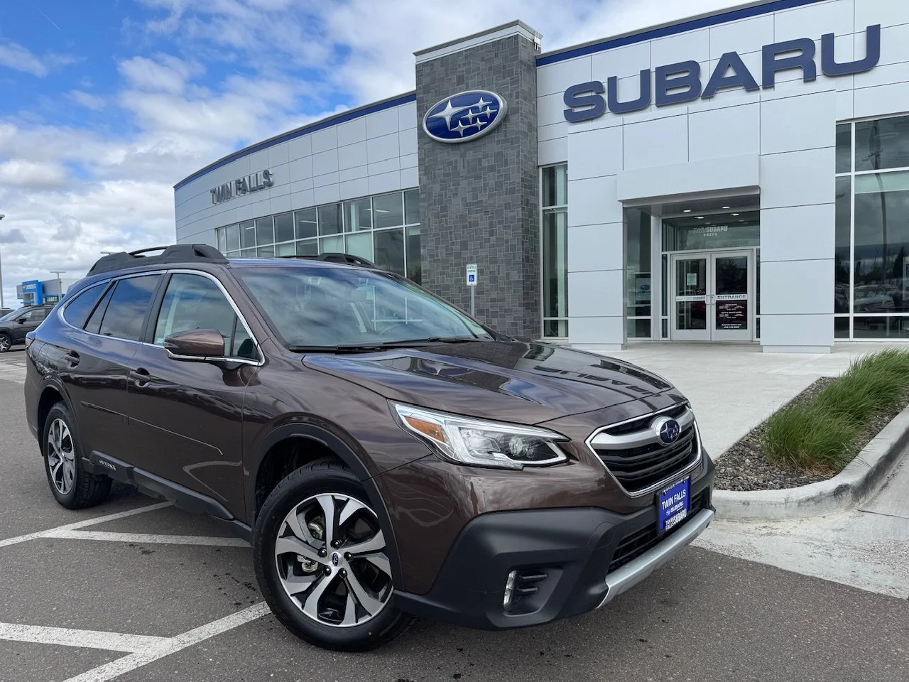 2020 Subaru Outback Limited's photo