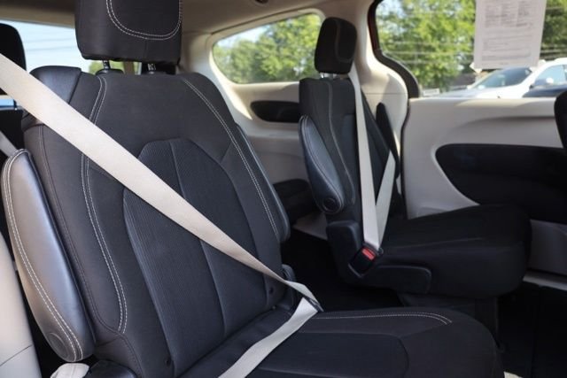 Used 2023 Red Chrysler LX image 36
