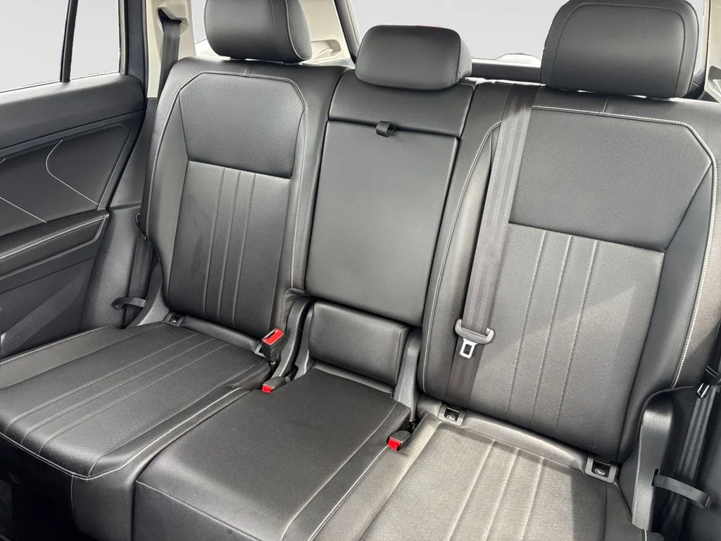 Used 2023 Gray Volkswagen 2.0T SE image 13