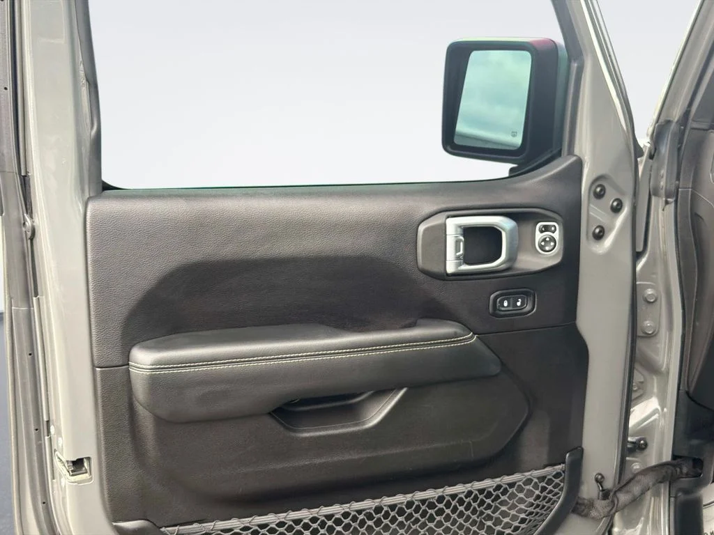 Used 2019 Gray Jeep Unlimited Sahara image 15