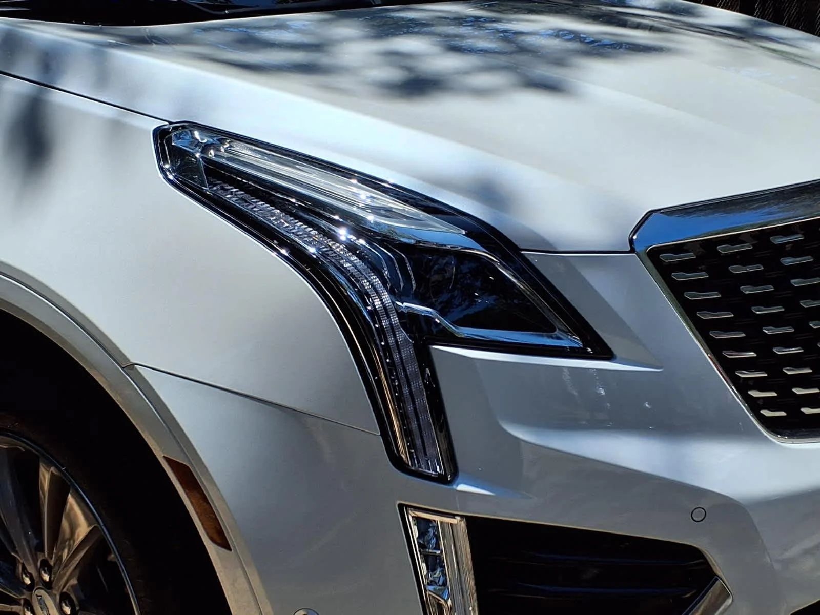 New 2026 Crystal White Tricoat Cadillac Premium Luxury image 7