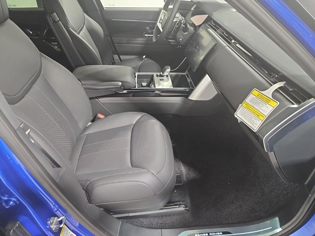 New 2026 Velocity Blue Land Rover SE image 27