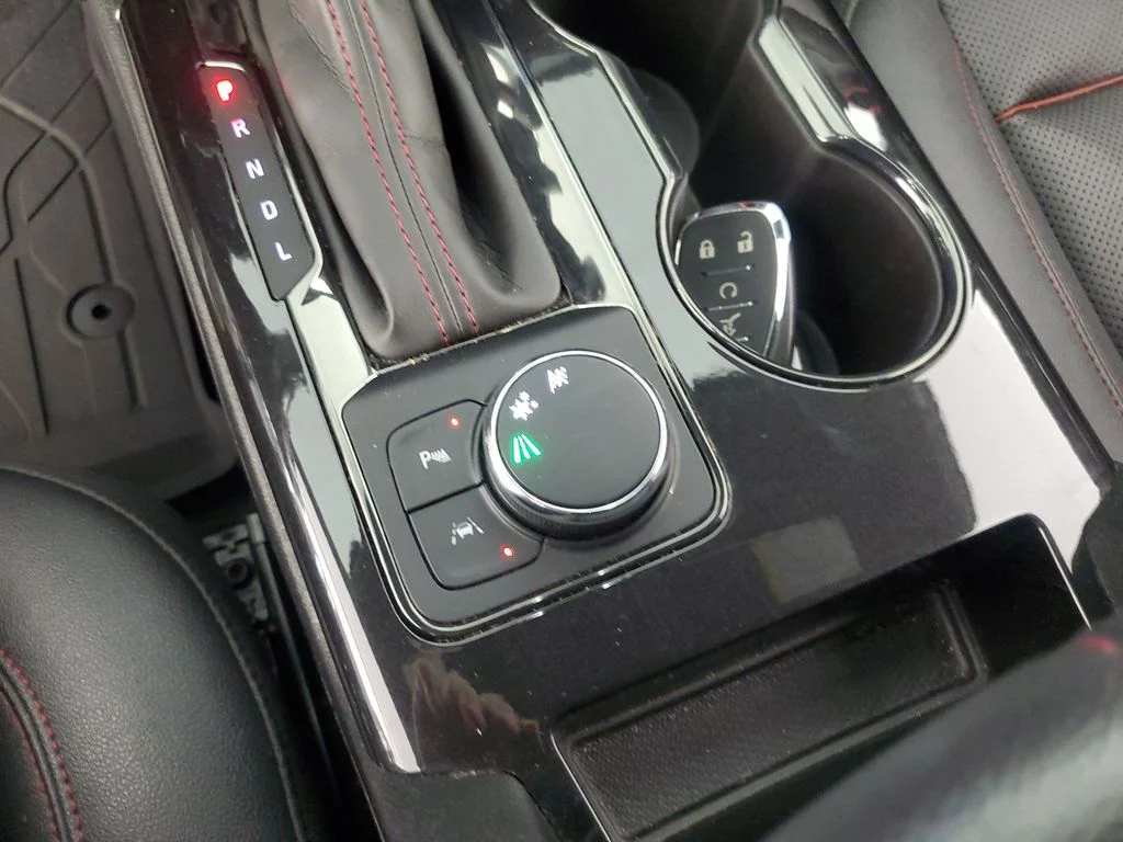Used 2021 Silver Chevrolet RS image 17