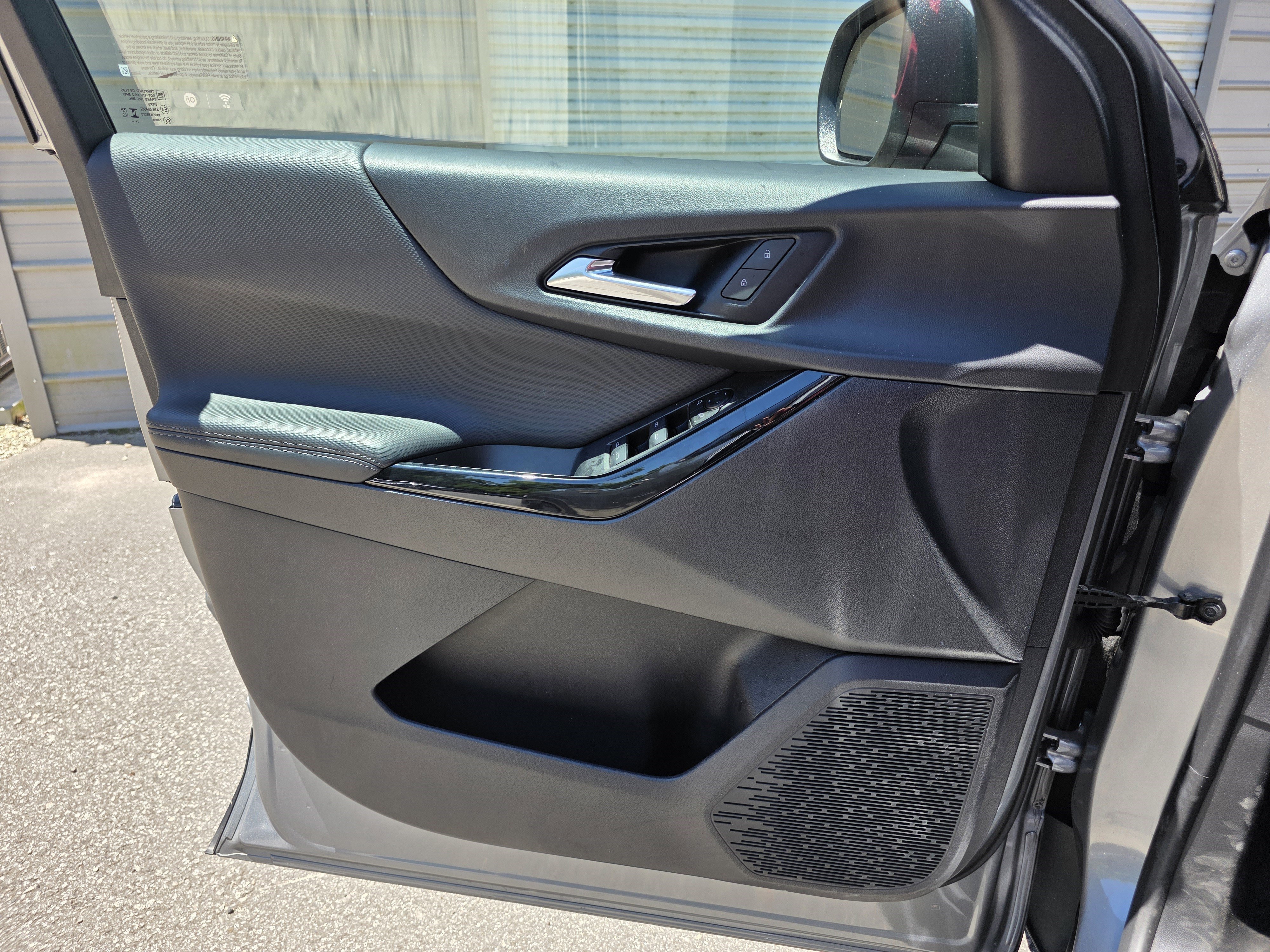 Used 2025 Sterling Gray Metallic Chevrolet FWD LT image 48