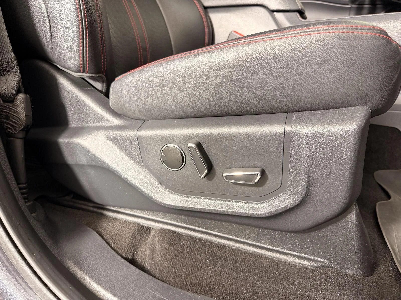 Used 2022 Dark Matter Gray Ford Limited image 24