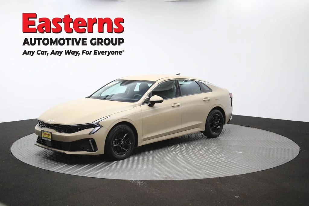 Used 2025 Red Kia LXS image 59