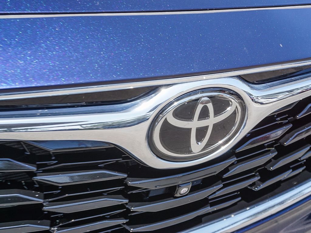 Used 2024  Toyota Limited image 11