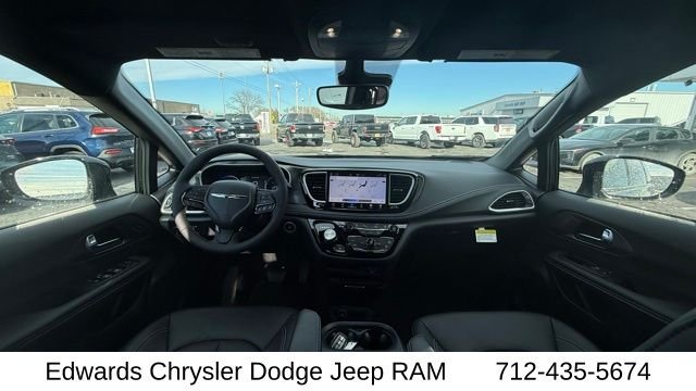 2026 Chrysler Pacifica Select - Photo 35