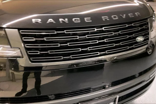 Certified Used 2024 Black Land Rover Autobiography image 33