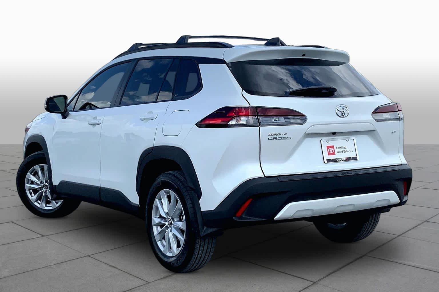 Used 2026 Wind Chill Pearl Toyota LE image 12