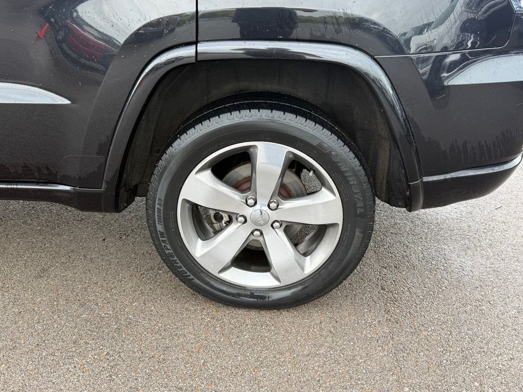 Used 2014 Black Jeep Overland image 24