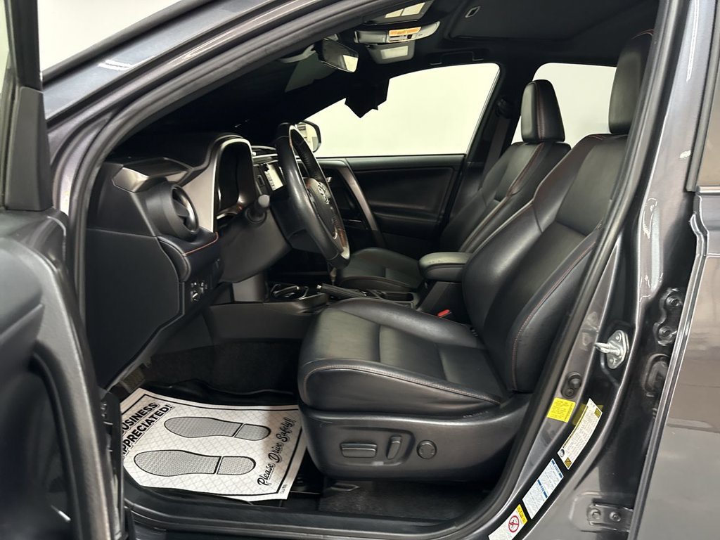 Used 2018 Magnetic Gray Metallic Toyota SE image 12