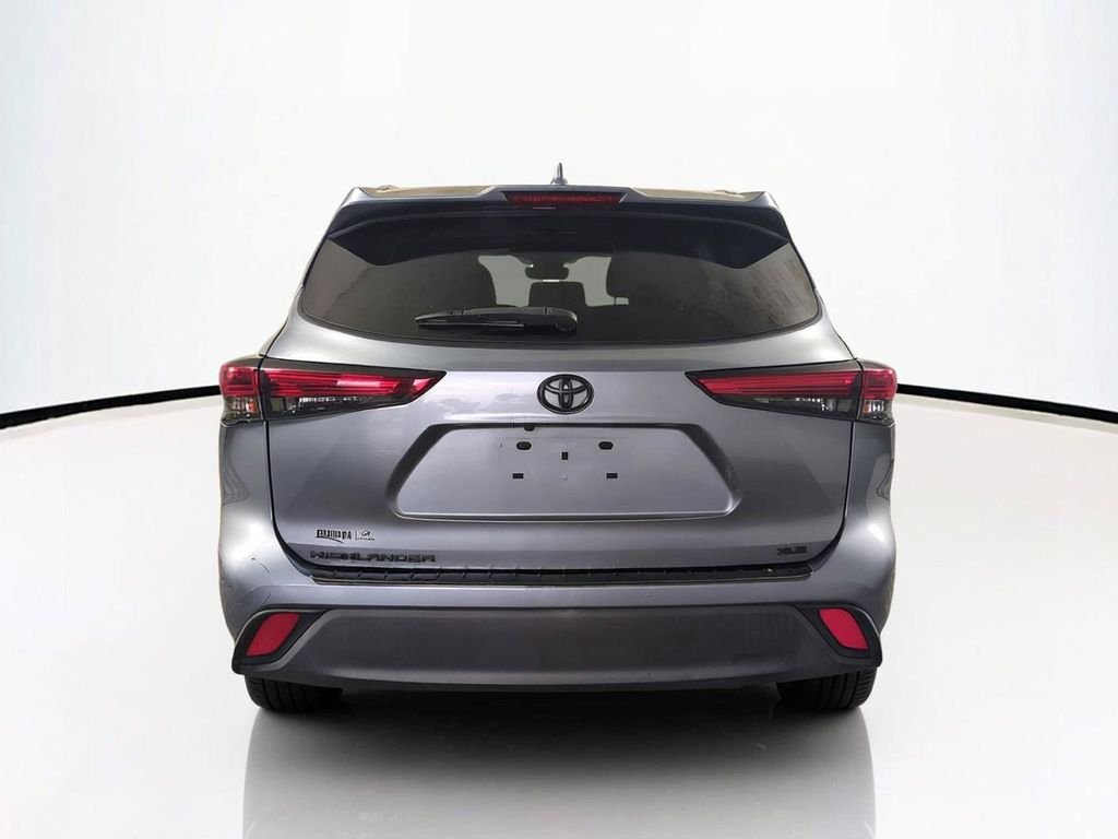 2021 Toyota Highlander XLE - Photo 6