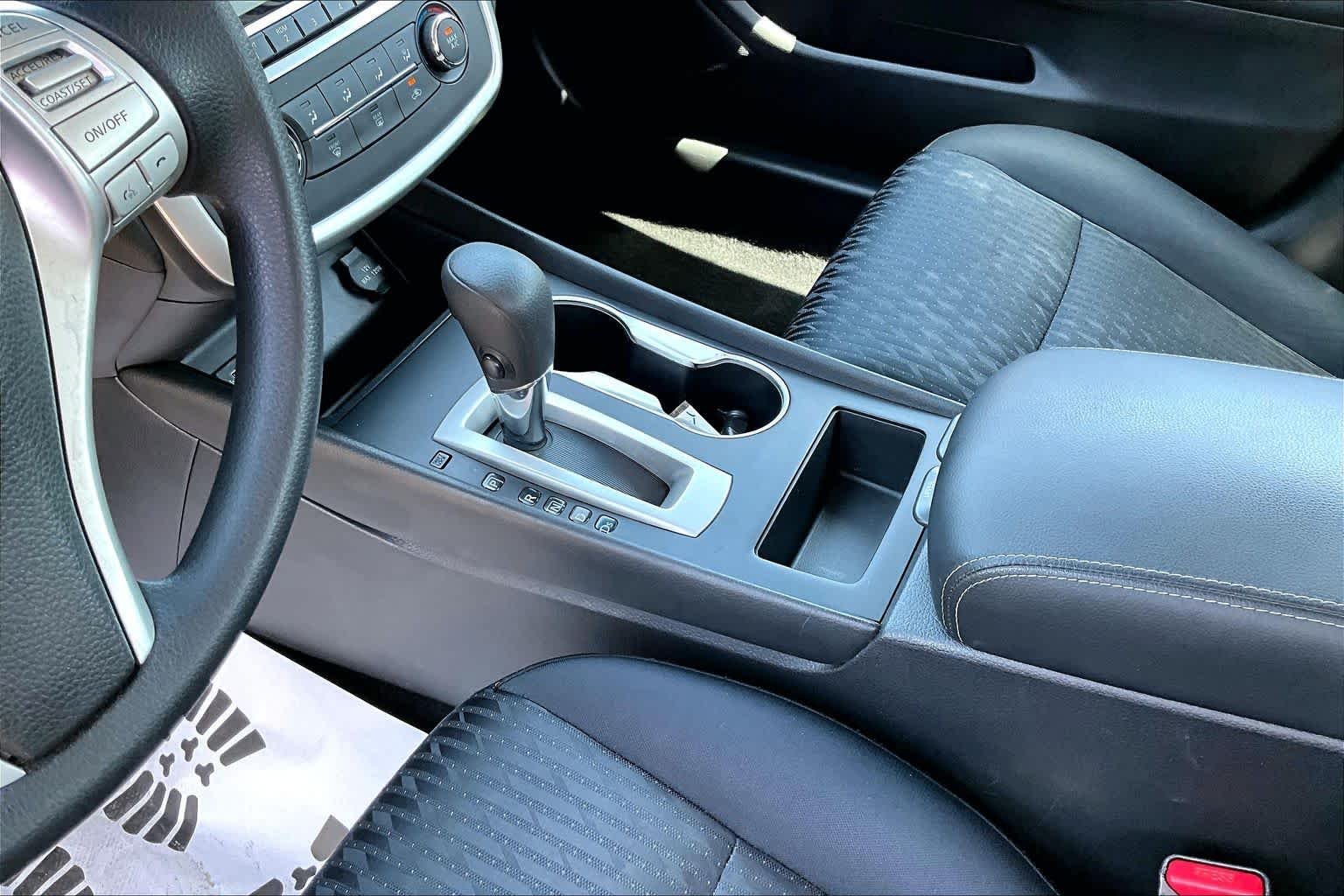 Used 2018 Brilliant Silver Nissan 2.5 S image 19