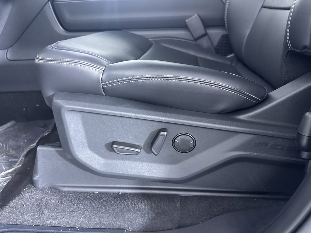 New 2026 Glacier Gray Metallic Tri-Coat Ford Platinum image 13