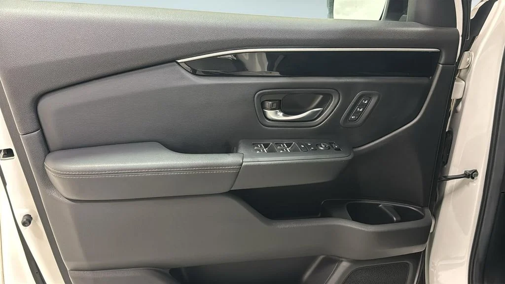 2025 Honda Pilot EX-L - Photo 19