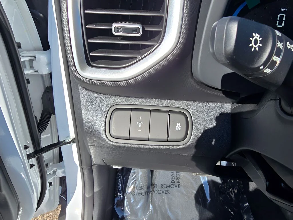 Used 2026 Lunar White Hyundai SE image 18