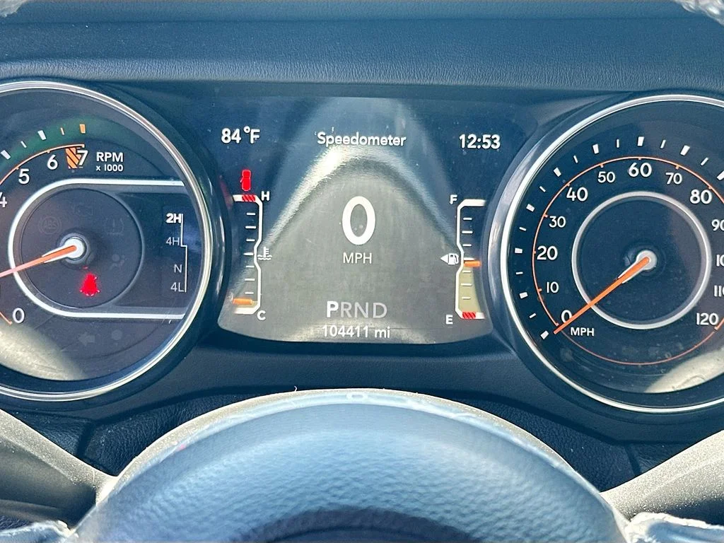 Used 2020 Sting-Gray Clearcoat Jeep Sahara image 13