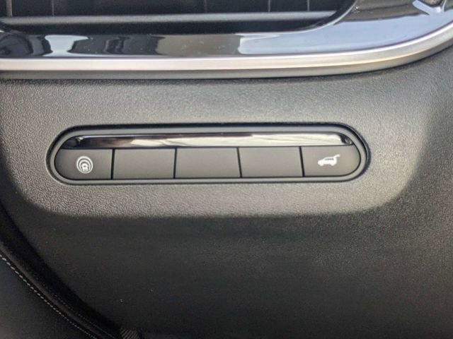 New 2027 RADIANT WHITE INFINITI Pure FWD image 27
