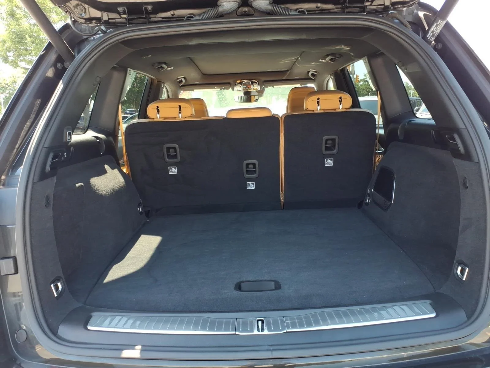 Used 2023 Rocky Mountain Pearlcoat Jeep Summit image 33