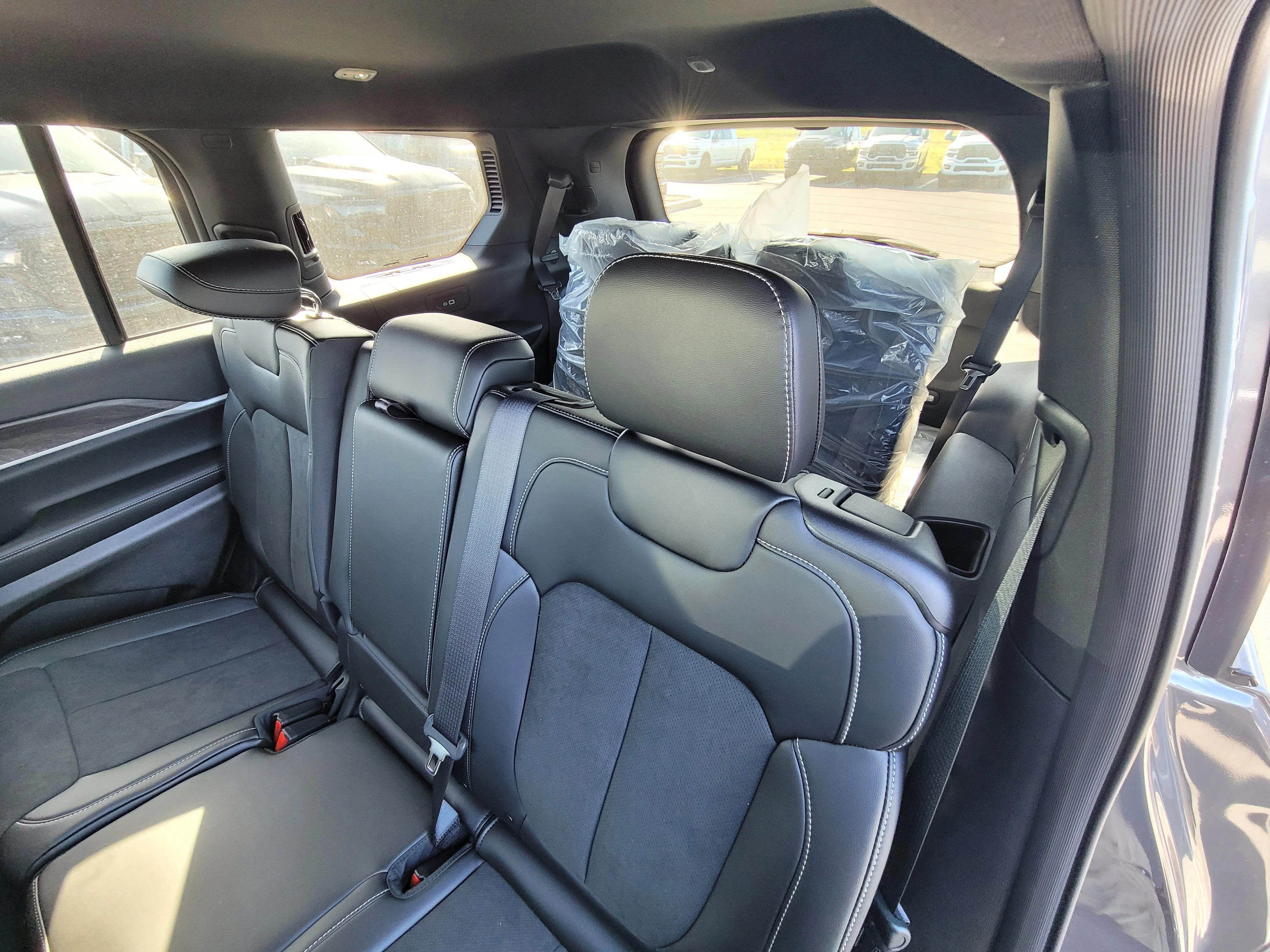 New 2026 Baltic Gray Metallic Clearcoat Jeep Laredo Altitude image 11