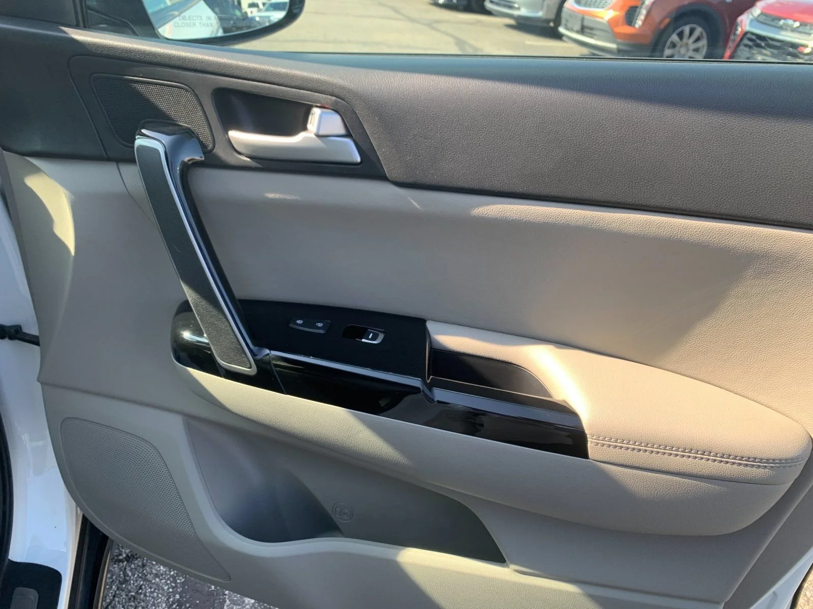 Used 2022 White Kia Nightfall Edition image 19