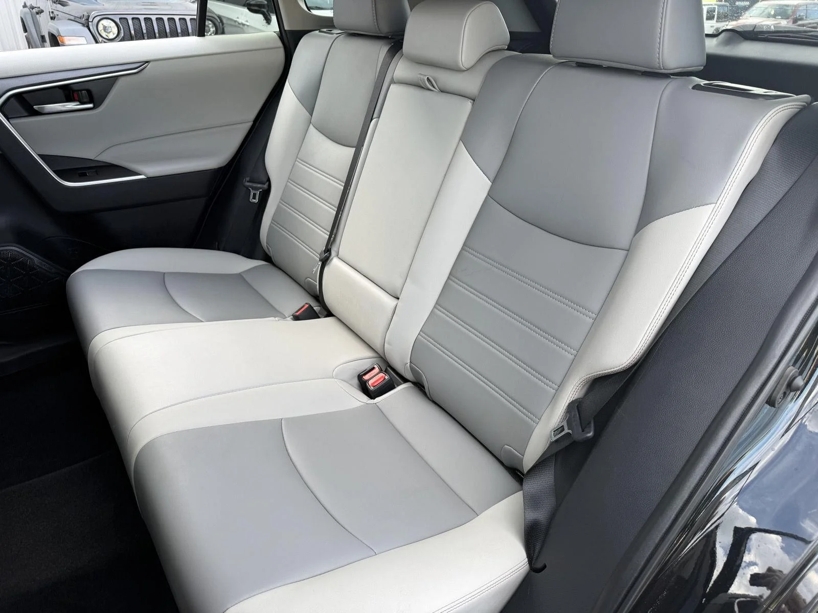 Used 2023 Midnight Black Metallic Toyota XLE Premium image 17