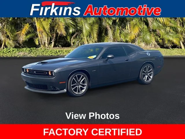 2023 Dodge Challenger R/T's photo