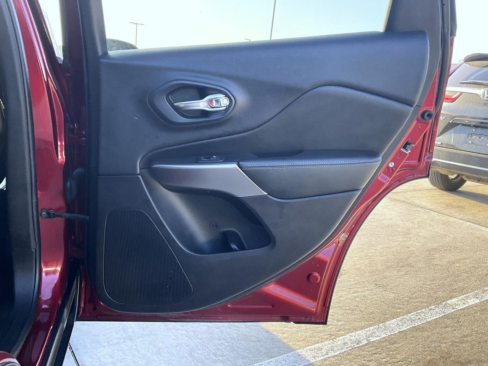 Used 2019 Red Jeep Latitude Plus image 21