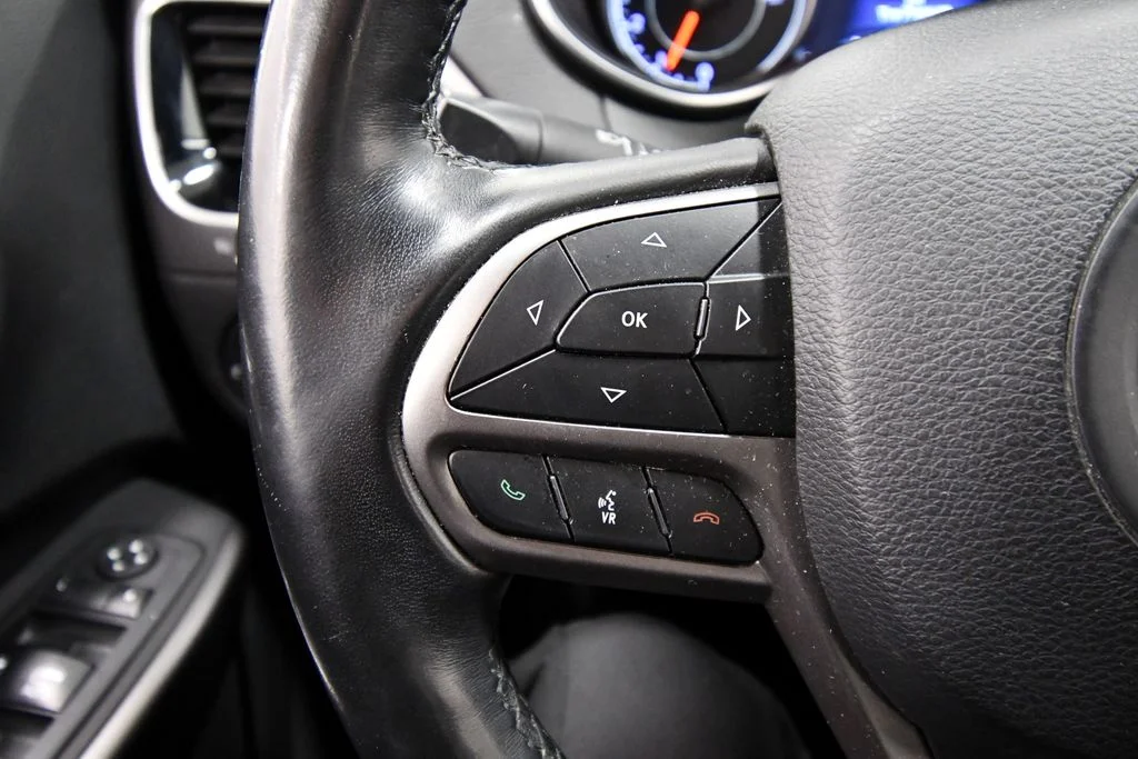 Used 2019 Gray Jeep Limited image 19
