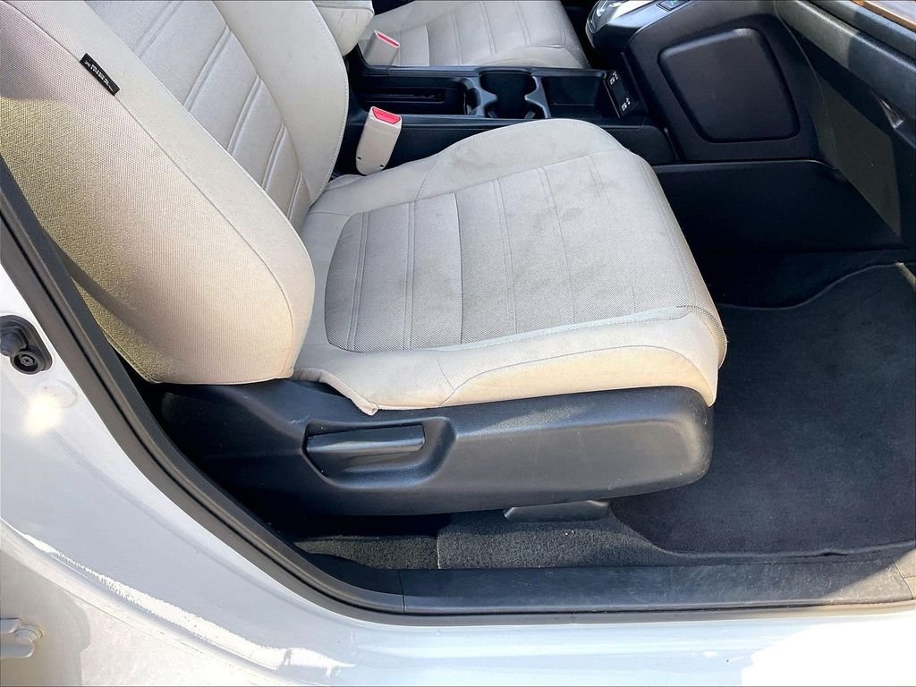 Used 2022 Platinum White Pearl Honda EX image 36
