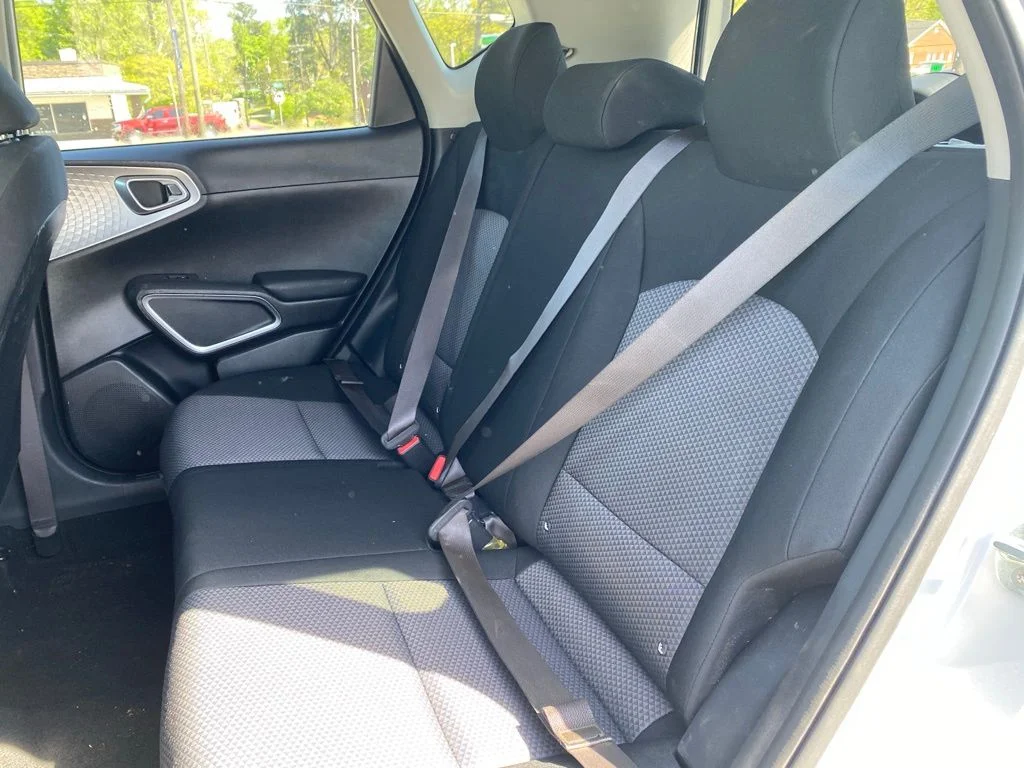 2021 Kia Soul LX - Photo 18
