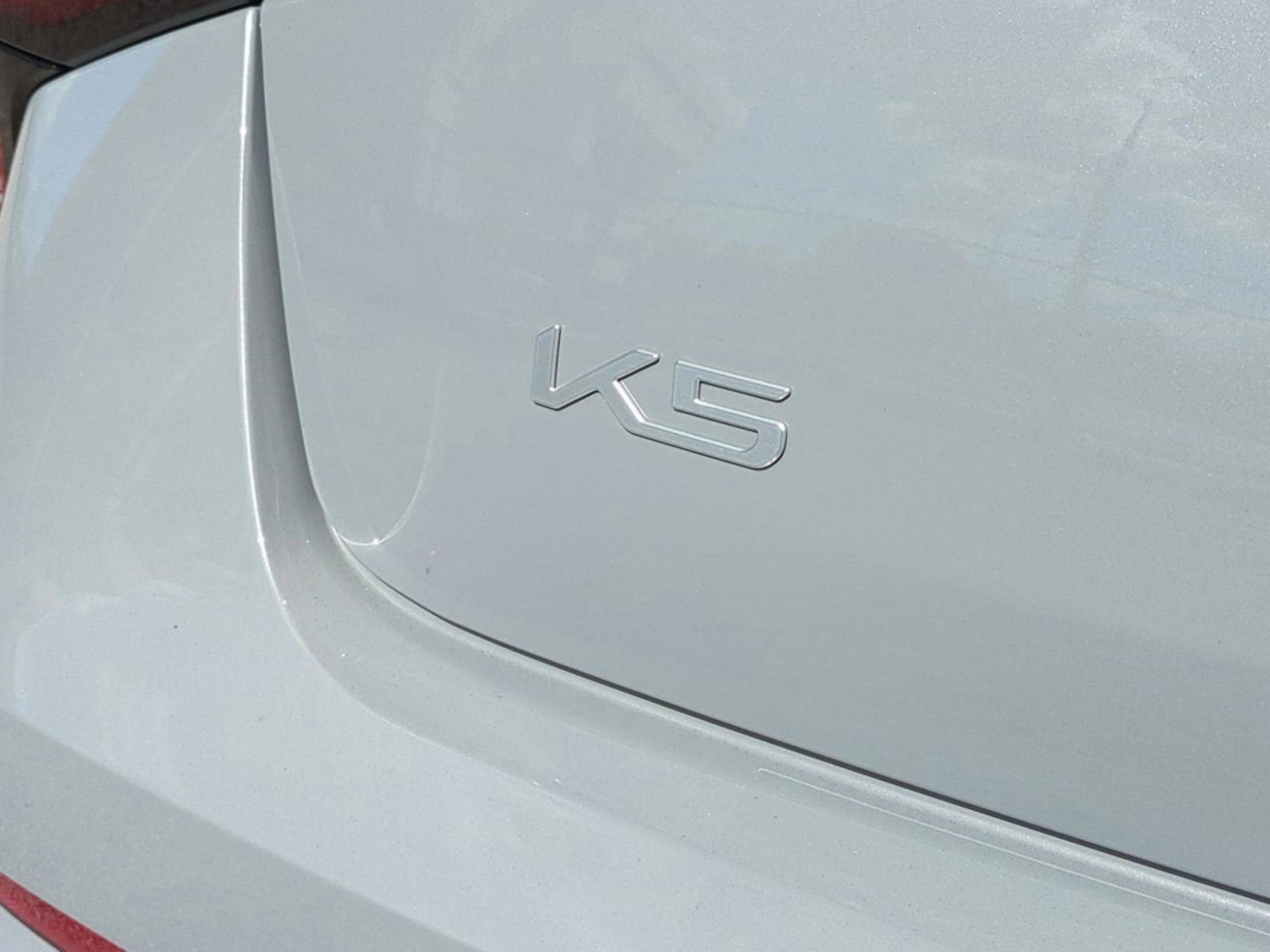 New 2026 Wolf Gray Kia GT image 33