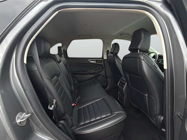 Used 2024 Gray Ford SEL image 13