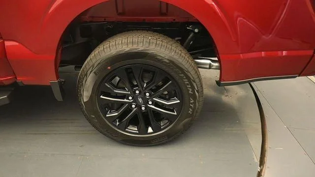 New 2026 Ruby Red Metallic Tinted Clearcoat Ford XLT image 9