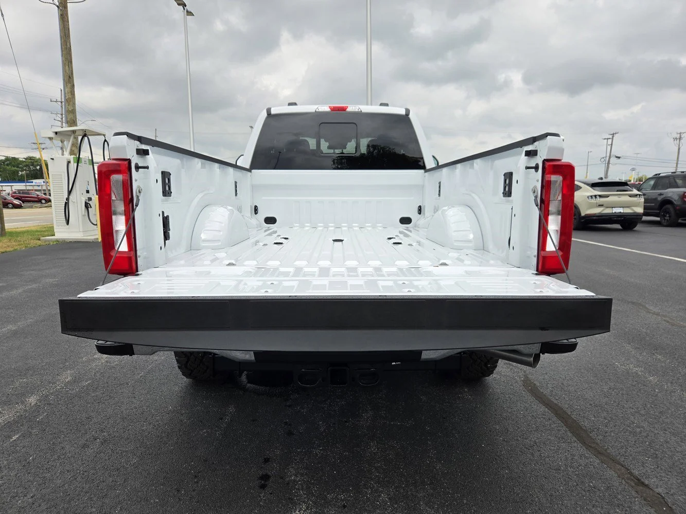 New 2026 Oxford White Ford XL image 22