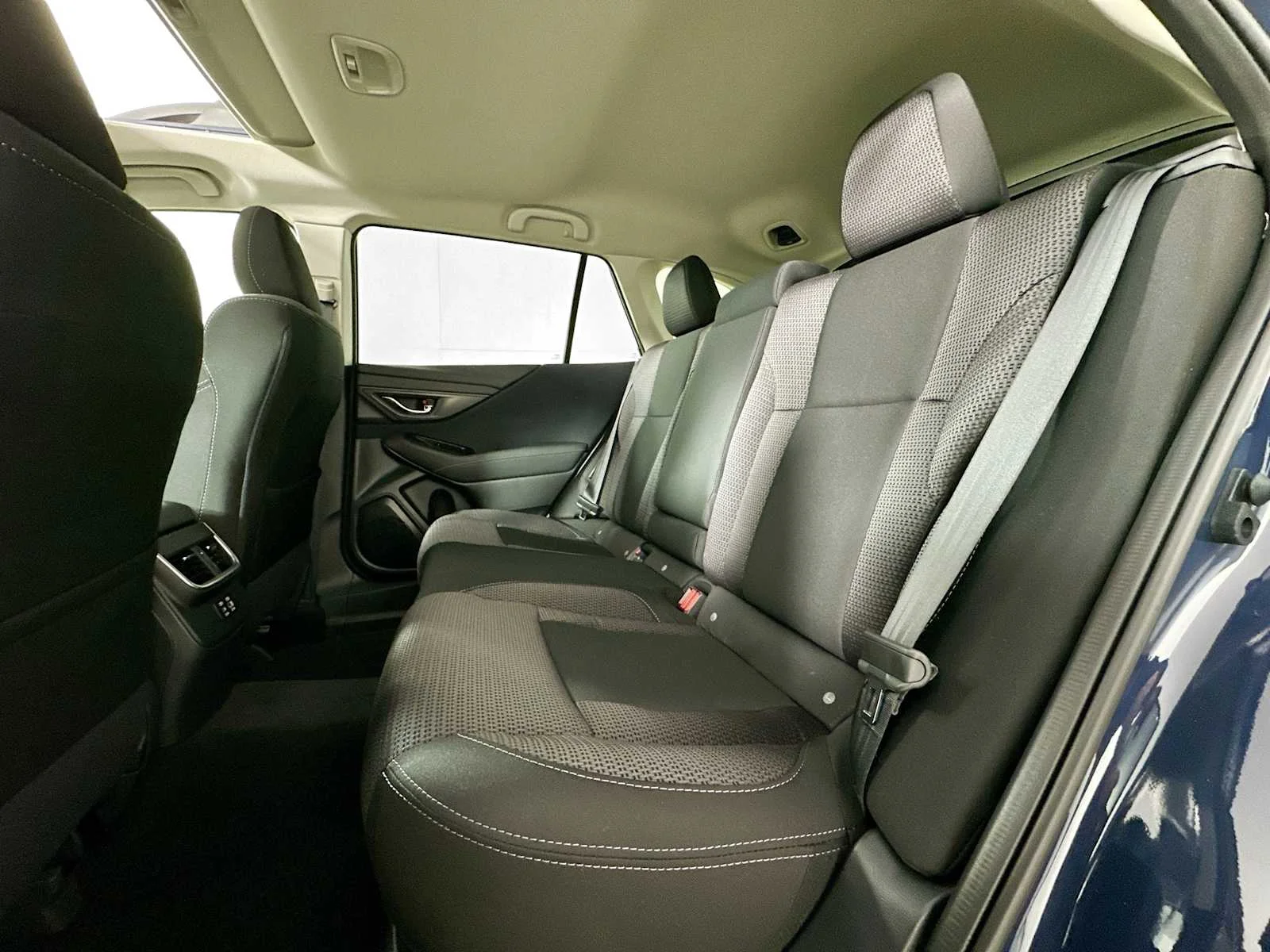 Used 2025 Cosmic Blue Pearl Subaru Premium image 23
