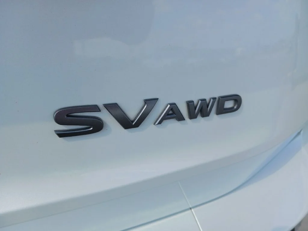 Used 2024 White Nissan SV image 29