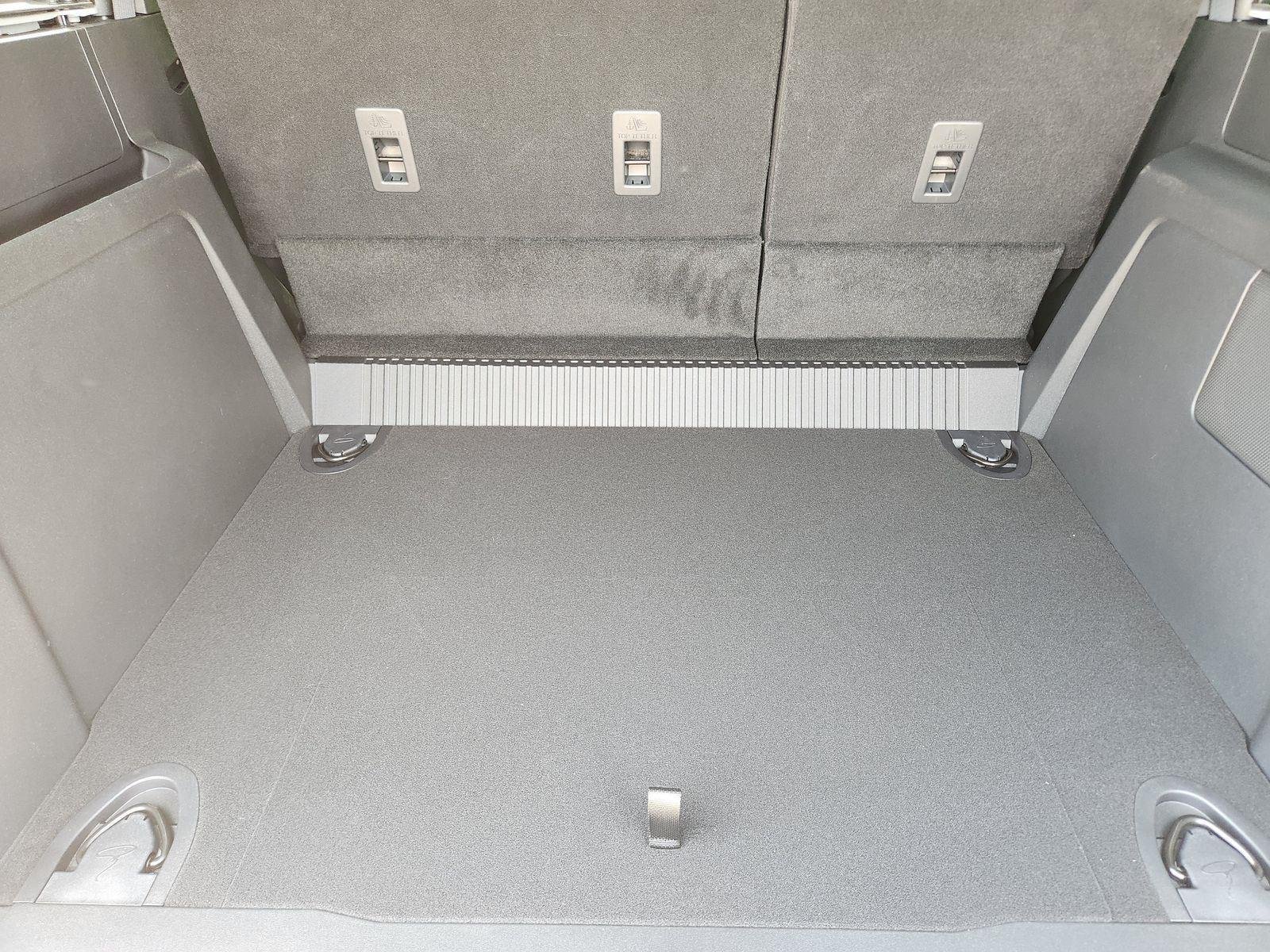 New 2026 Avalanche Gray Ford Outer Banks® image 22