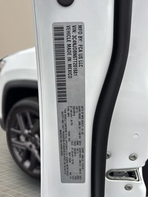 New 2026 White/off-white Jeep Latitude image 45