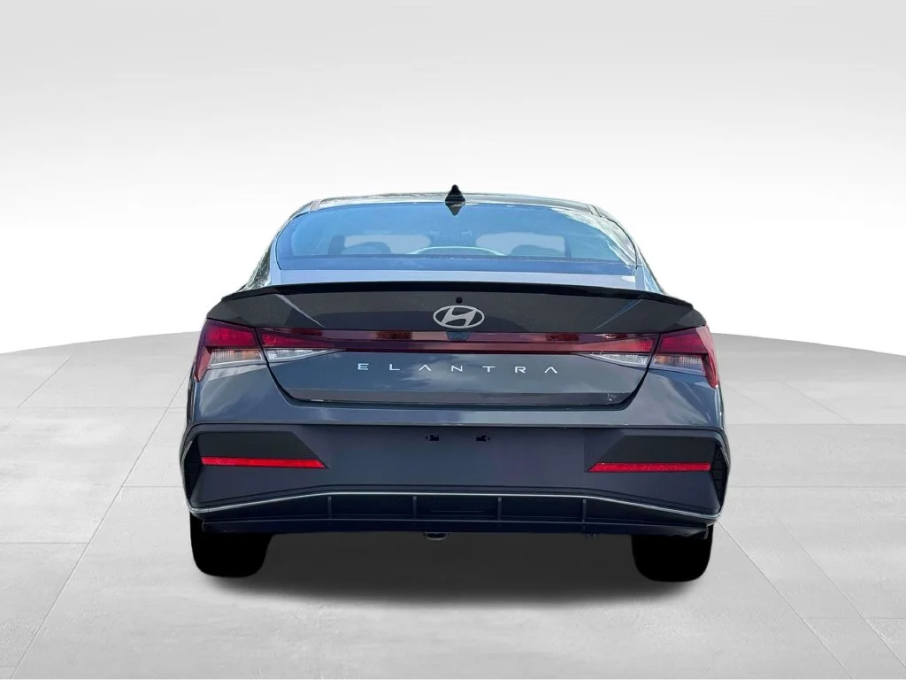 Used 2026 Gray Hyundai SEL Sport image 7