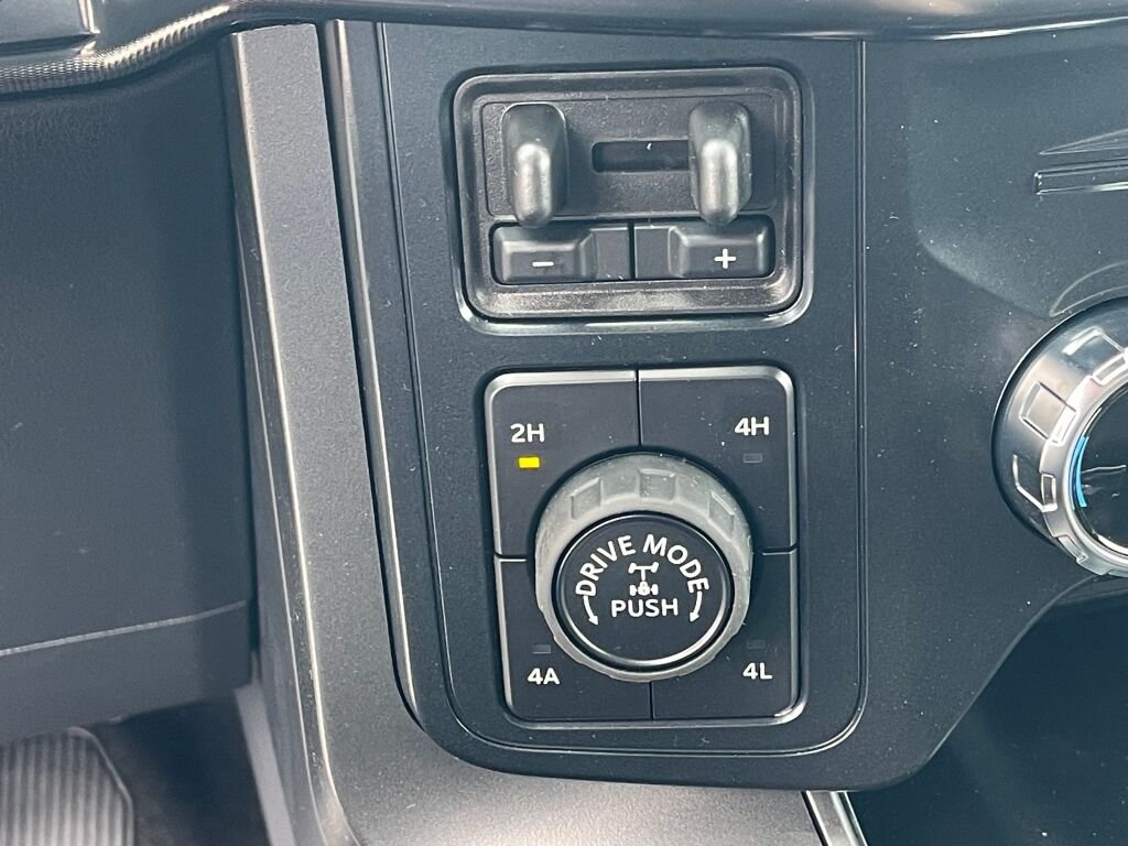 New 2026 Oxford White Ford LARIAT image 16