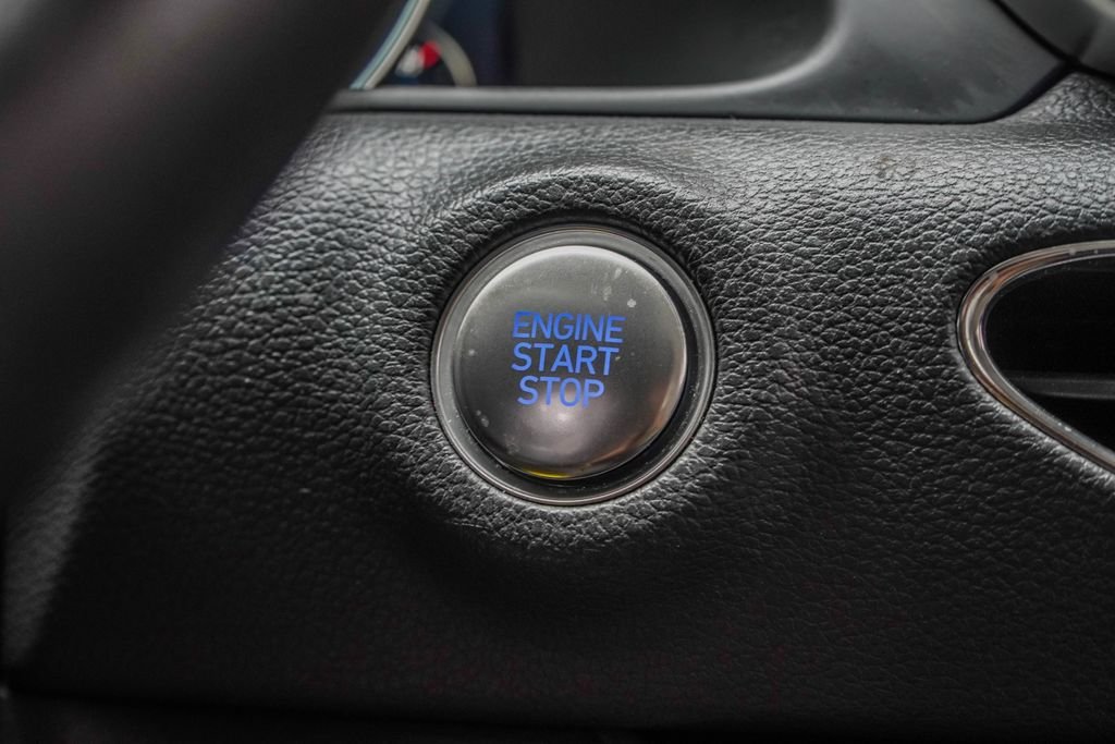 Used 2023 White Hyundai SEL image 36