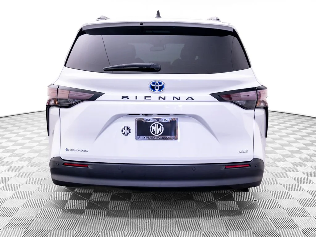 Used 2025 Beige Toyota XLE image 5
